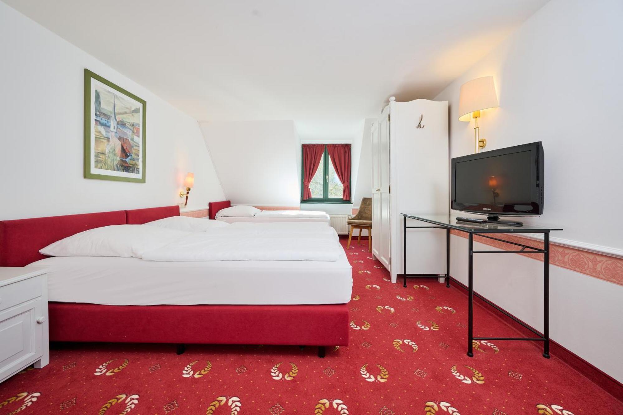 Tafernwirtschaft Hotel Schoenbrunn Landshut Exteriör bild