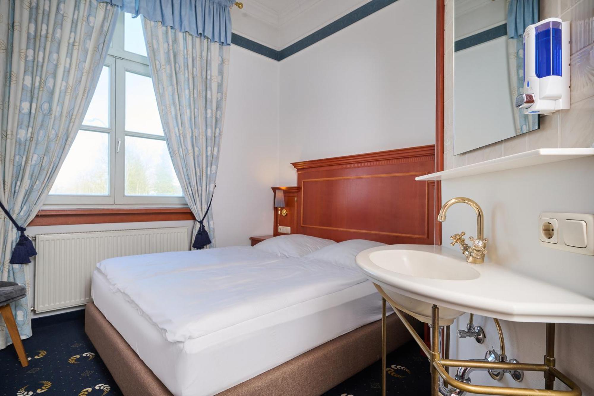 Tafernwirtschaft Hotel Schoenbrunn Landshut Exteriör bild